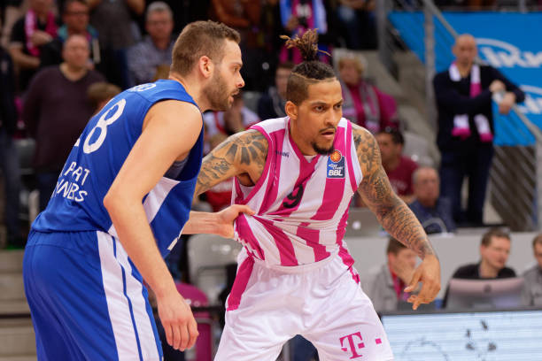 表现充满了 表现充满了