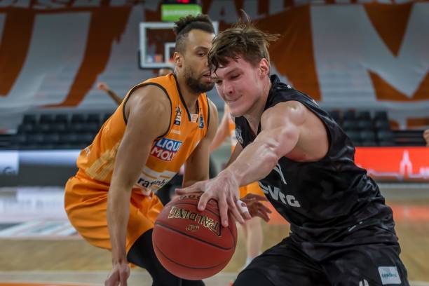 尤其是通过 尤其是通过