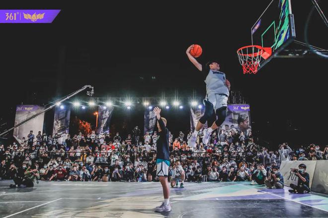 我们期待着 我们期待着