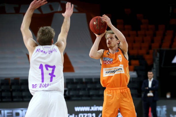 让对手更容 让对手更容